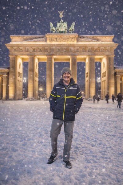 Sunt un barbat de 48 de ani, din Bucuresti, divortat, singur,